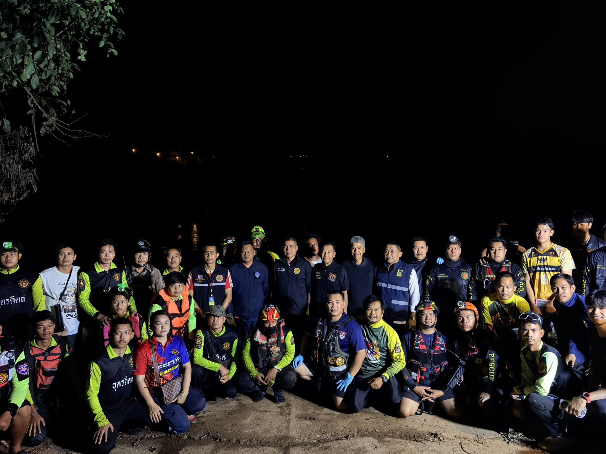 รองผู้ว่าฯ อุตรดิตถ์ ปิดปฏิบัติการ 48 ชั่วโมง การระดมกำลัง กู้ภัยหมอนไม้ - มูลนิธิอุตรดิตถ์สงเคราะห์ ในการช่วยเหลือ ค้นหาผู้สูญหายใต้น้ำ(กรณีจมน้ำ)