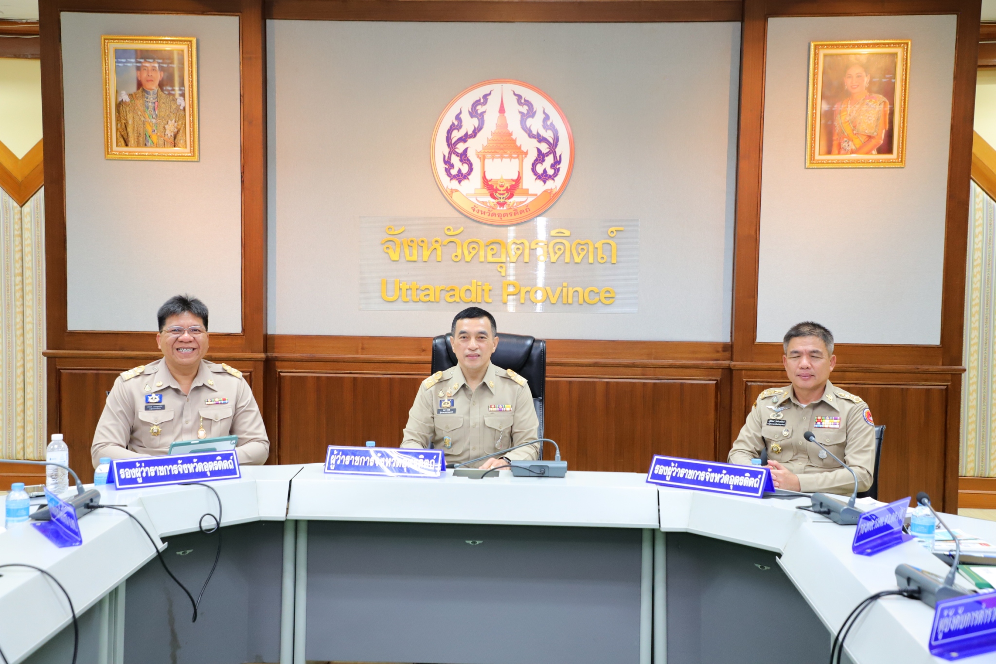 จังหวัดอุตรดิตถ์ประชุมคณะกรมการจังหวัดและหัวหน้าส่วนราชการ ครั้งที่ 4/2569 เตรียมการจัดพิธีถวายดอกไม้จันทน์ในส่วนภูมิภาค พร้อมสั่งการทุกหน่วยเร่งรัดการเบิกจ่ายเงินงบประมาณ การใช้จ่ายภาครัฐ อย่างเคร่งครัด
